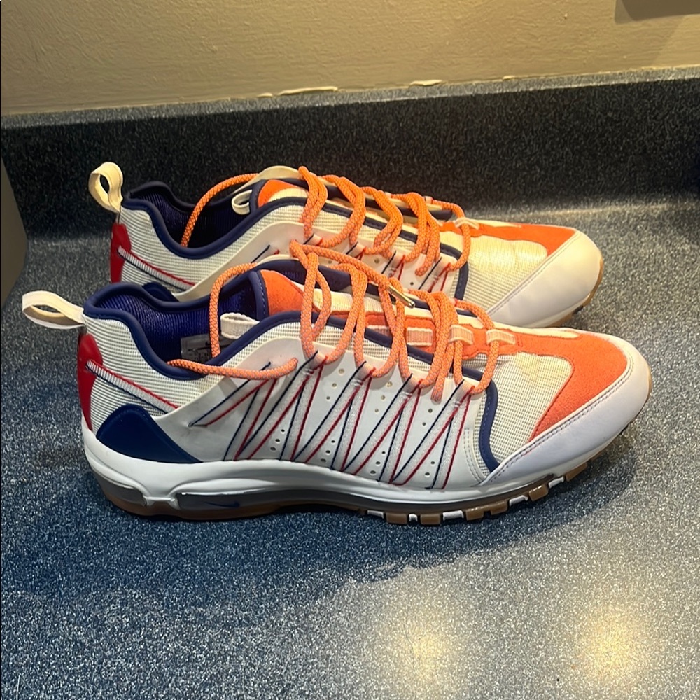 Mens size 13 airmax clot ! Great condition